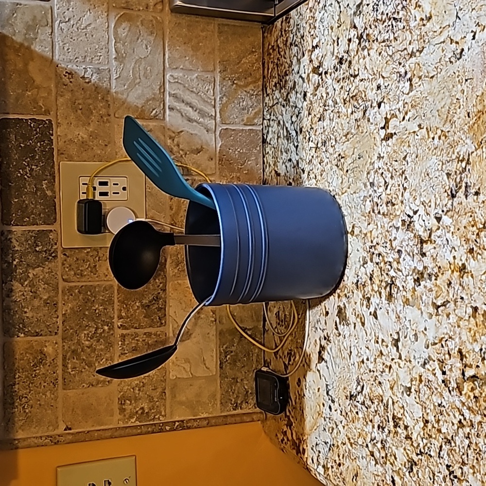 Tool jug with tools